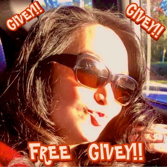 Accessories - FREE GIVVY FOR LIVE SHOW - SOLD AS-IS , FINAL SALE